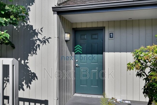 Building Photo - 3414 108th Pl NE