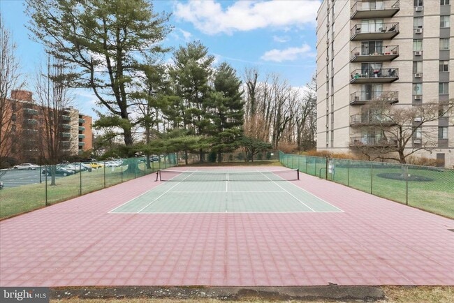 Building Photo - 3245 Rio Dr