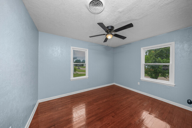 Building Photo - 2411 NW 35th St