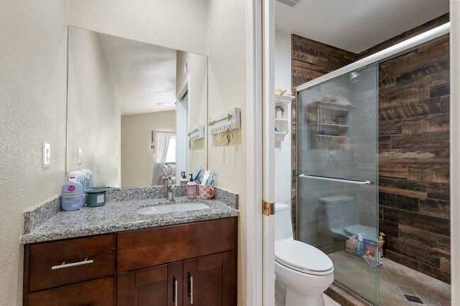 Building Photo - 57731 San Tropeze Dr