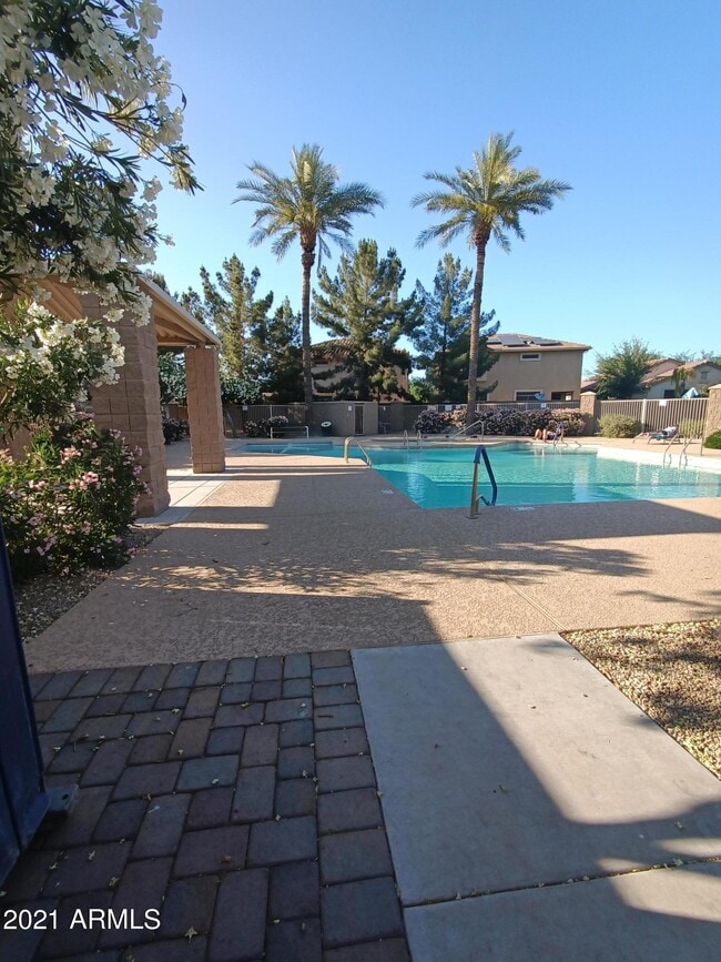 Building Photo - 1296 E Weatherby Way