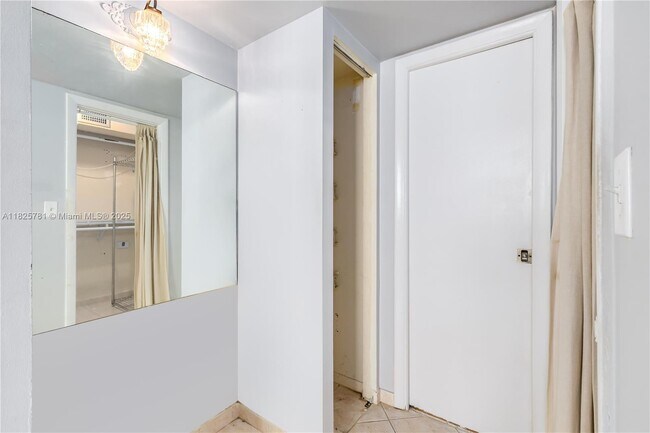 Building Photo - 345 Ocean Dr