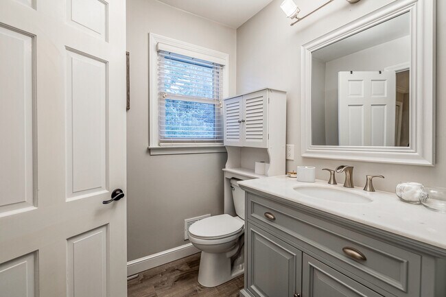 Building Photo - 4A Heritage Ct