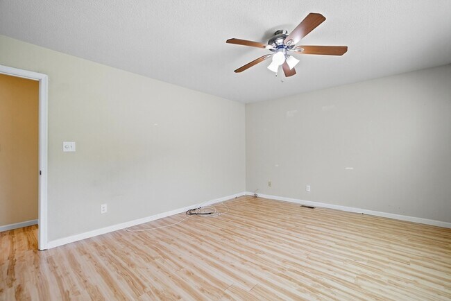 Building Photo - 712 Biltmore Dr