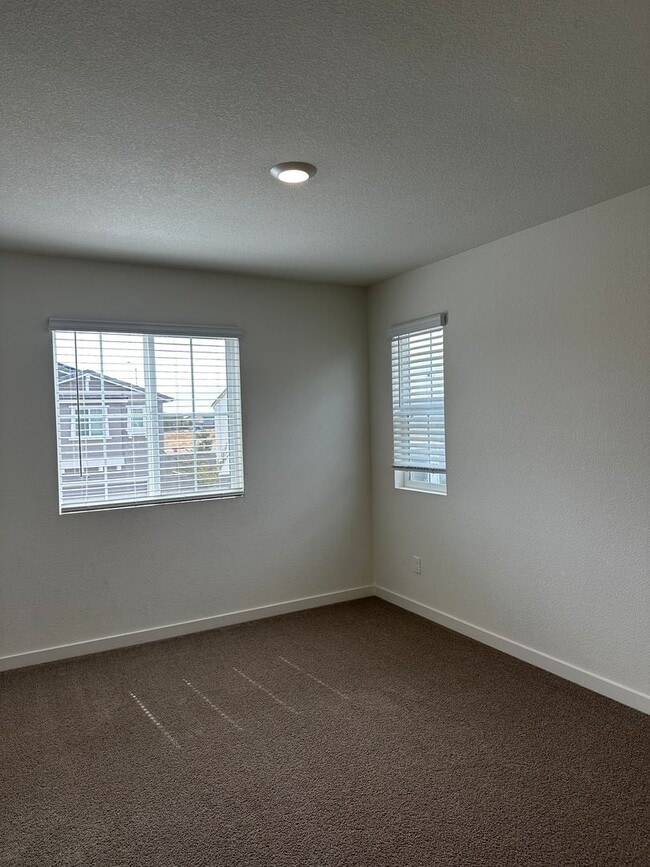 Building Photo - 5057 Star Dance Cir