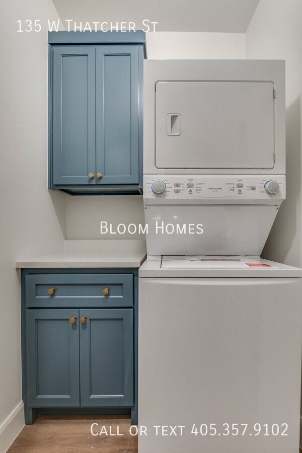 Building Photo - 135 W Thatcher St