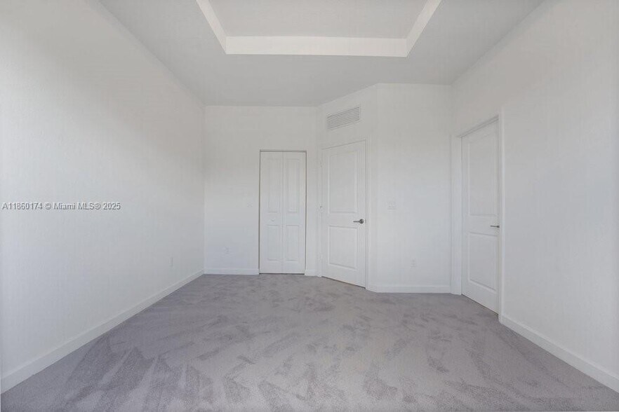 Building Photo - 250 SW 159th Ln