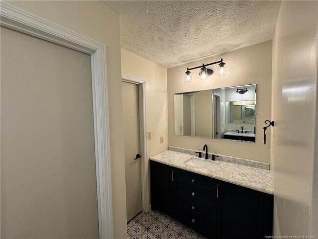 Building Photo - 4011 Woods Ct