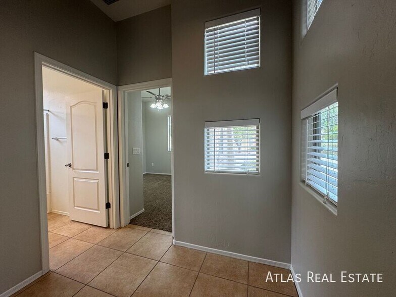 Building Photo - 4228 E Stony Meadow Dr