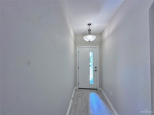Building Photo - 8329 N 35th Ln