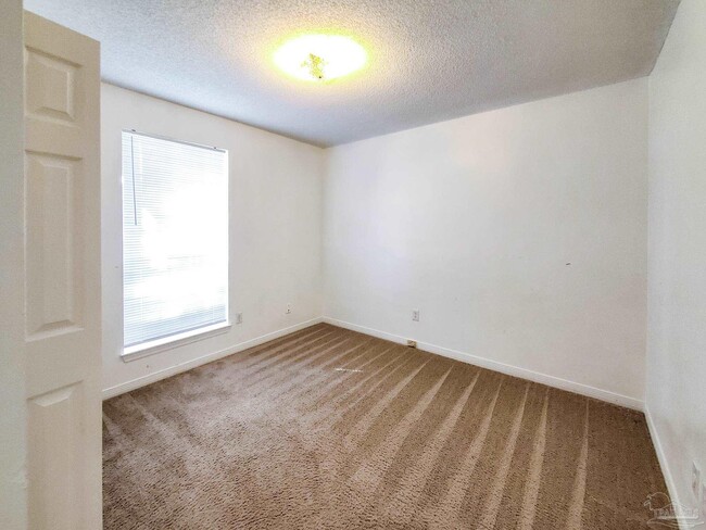 Building Photo - 412 Bay Oaks Dr