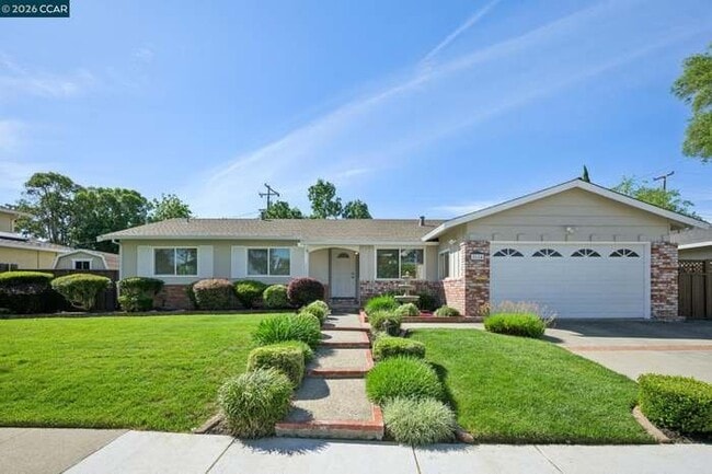 Building Photo - 3114 Santa Paula Dr