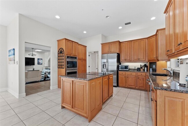 Building Photo - 3020 Gulf of Mexico Dr