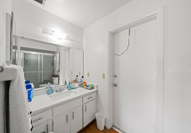 Building Photo - 514 Spring Oaks Blvd