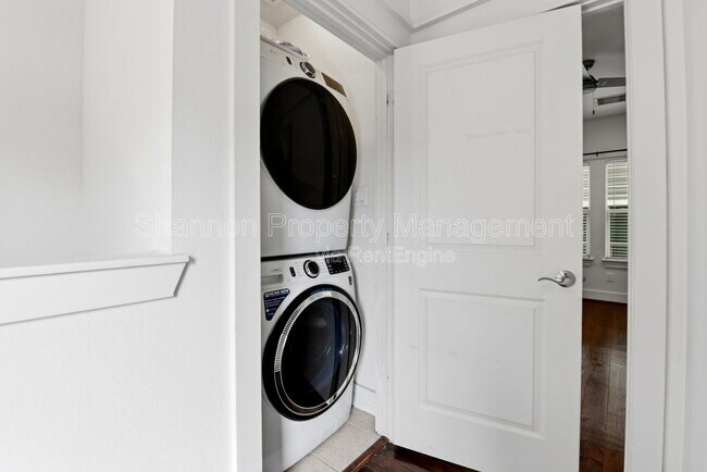 Building Photo - 1512 Crockett St