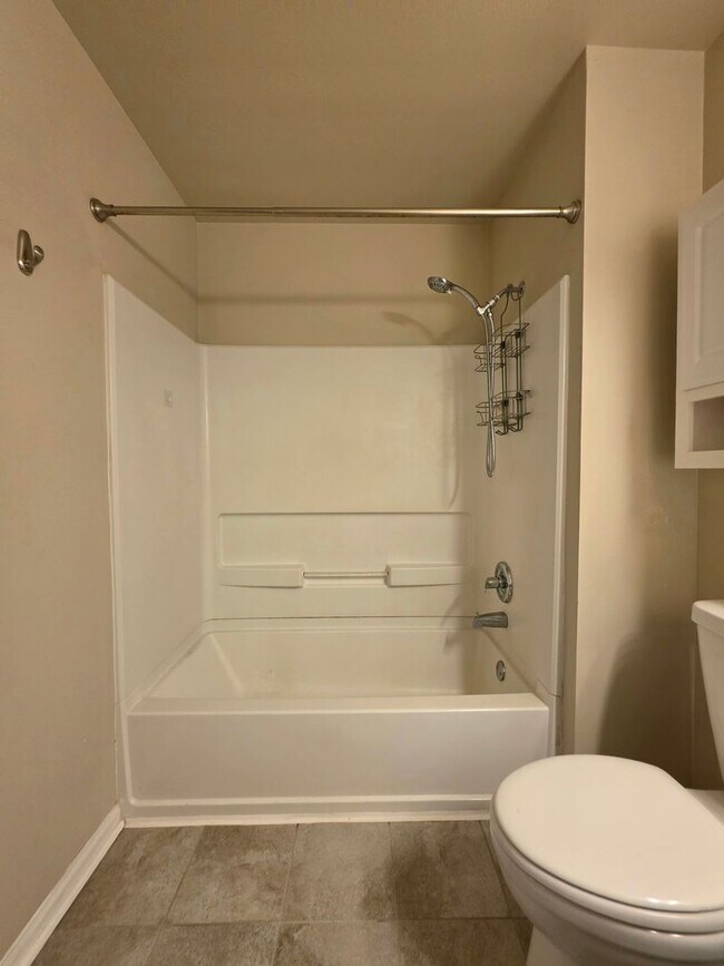 Building Photo - Gulf Shores town home with garage