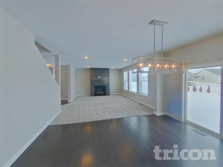 Building Photo - 14060 Ailesbury Ave