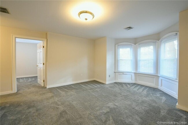 Building Photo - 217 Maple Ave