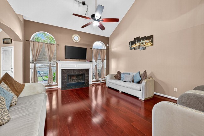 Building Photo - 2506 Parkhaven Dr