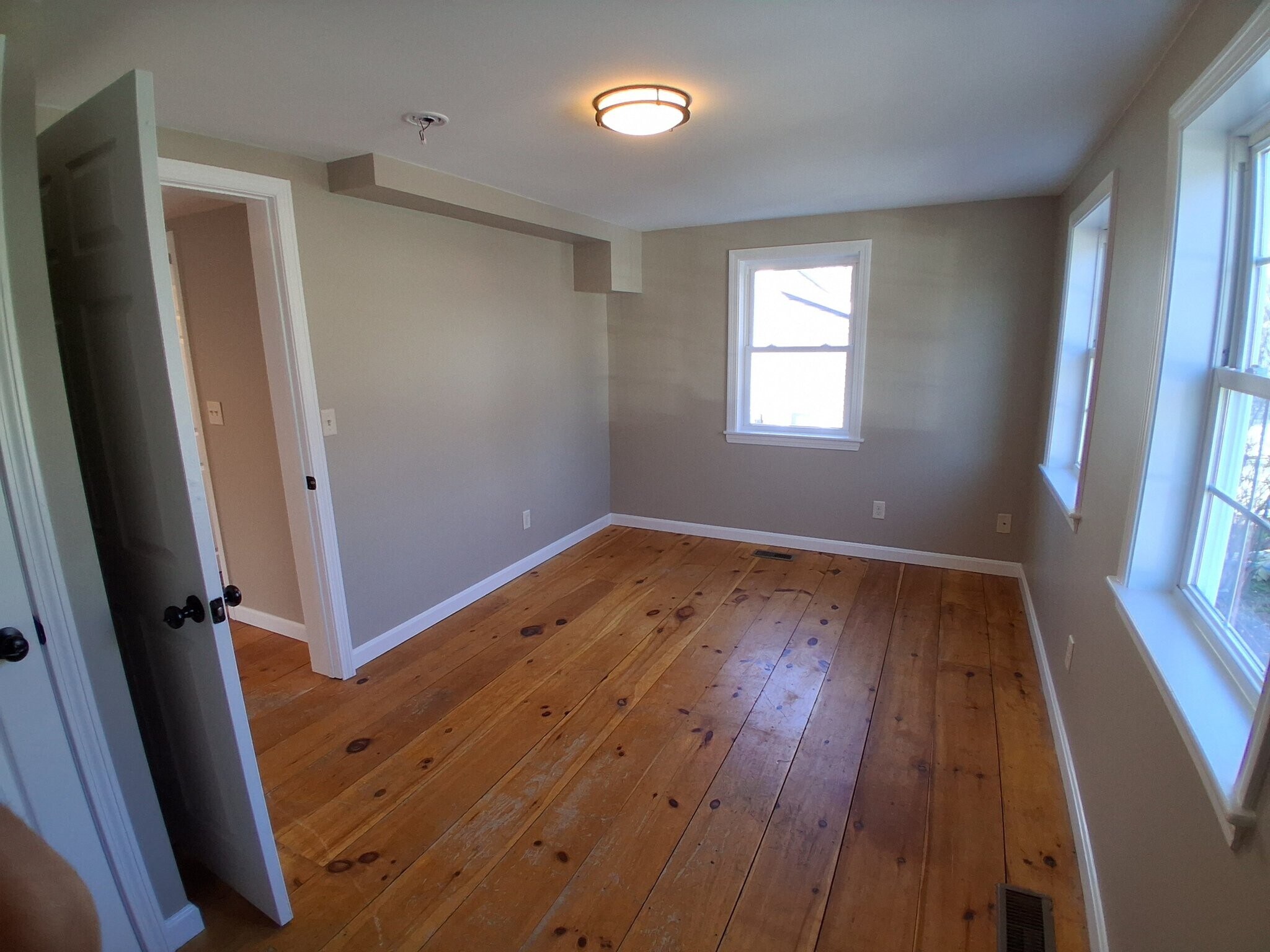 Building Photo - 58 Maple St