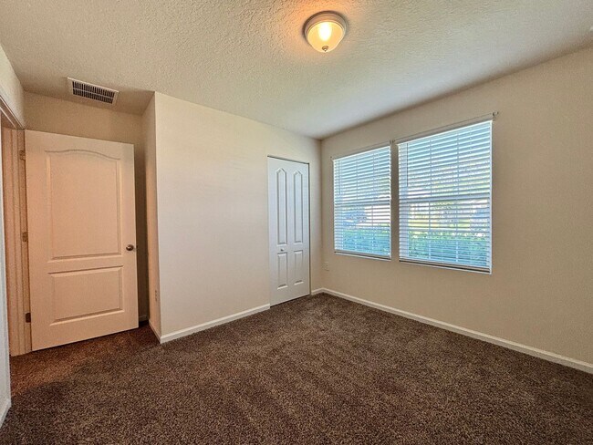 Building Photo - 1763 Eagle View Way