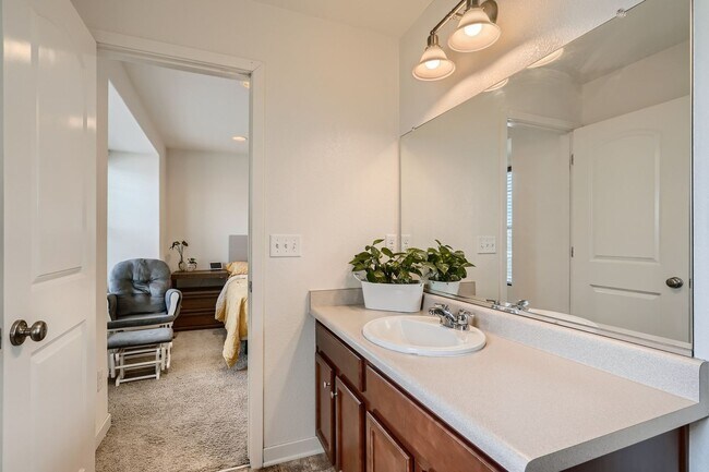 Building Photo - 3 Bed, 2.5 Bath,Beautiful Meridian Village...