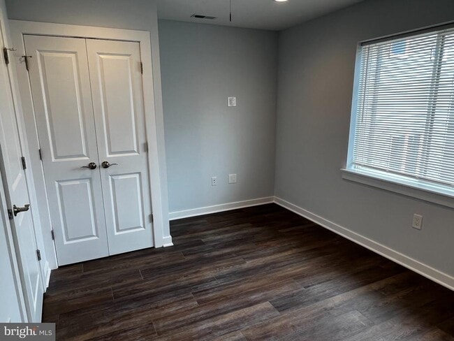 Building Photo - 2543 Manton St