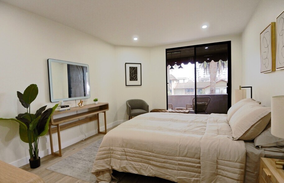 Building Photo - 1745 Camino Palmero St