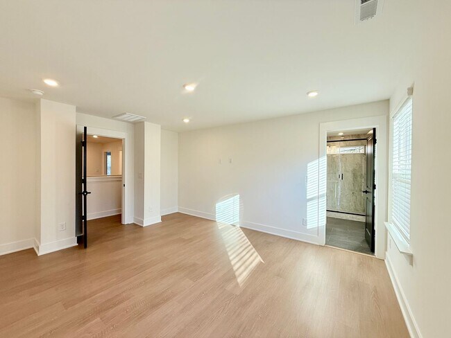 Building Photo - 2803 Fordwood Dr