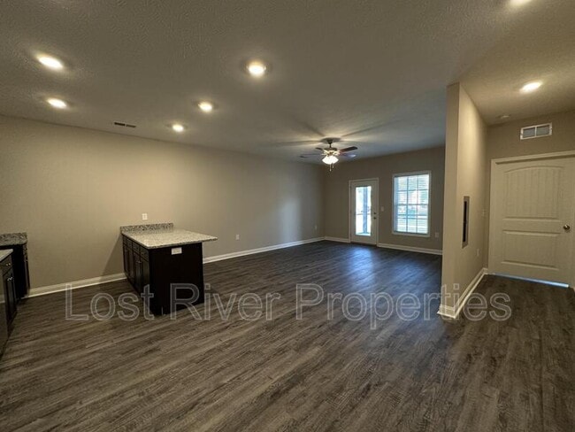 Building Photo - 4496 Wilford Ln