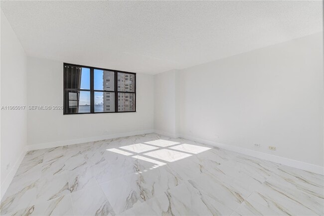 Building Photo - 1800 NE 114th St