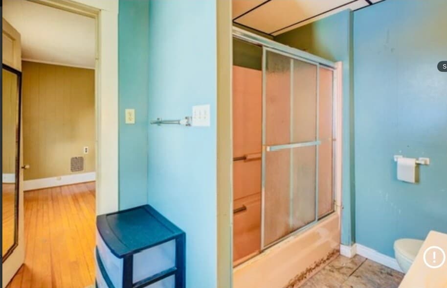 Building Photo - 205 W Fulton St