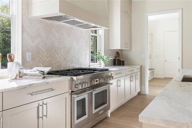 Building Photo - 48 25th St NW