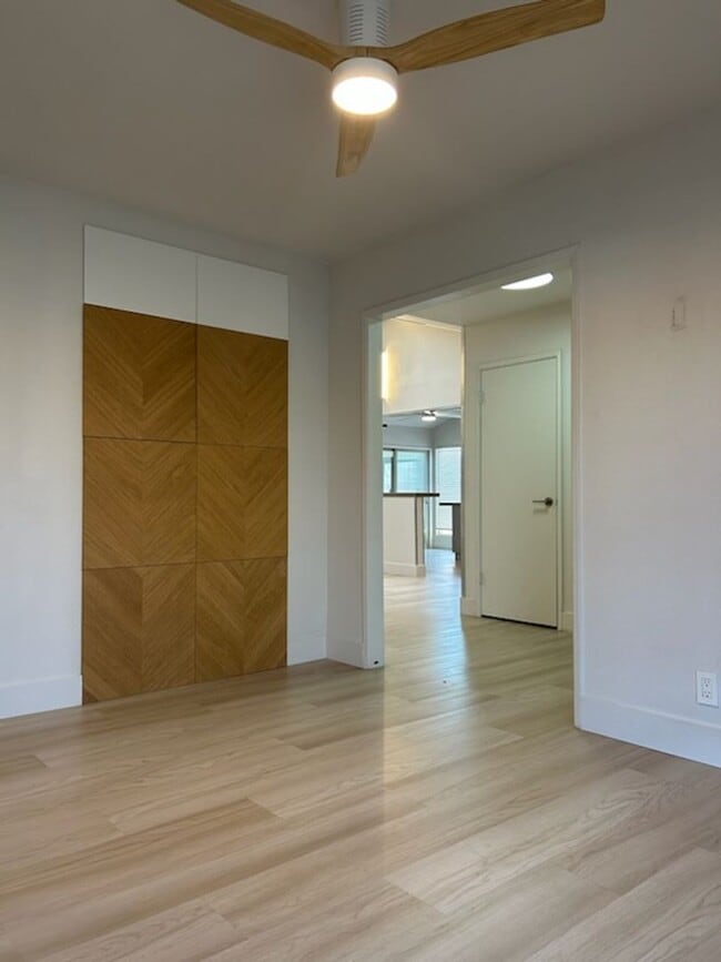 Building Photo - Please Contact Vaughn Realty to set up an appointment 760-446-6561