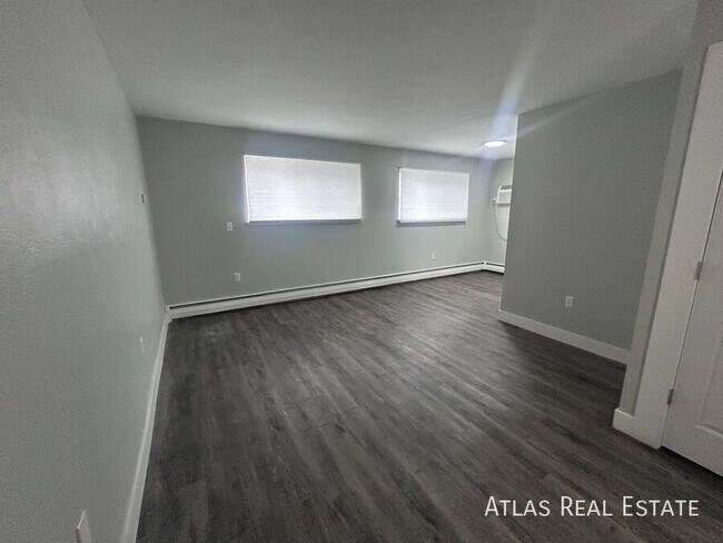 Building Photo - 551 S Fairfax St