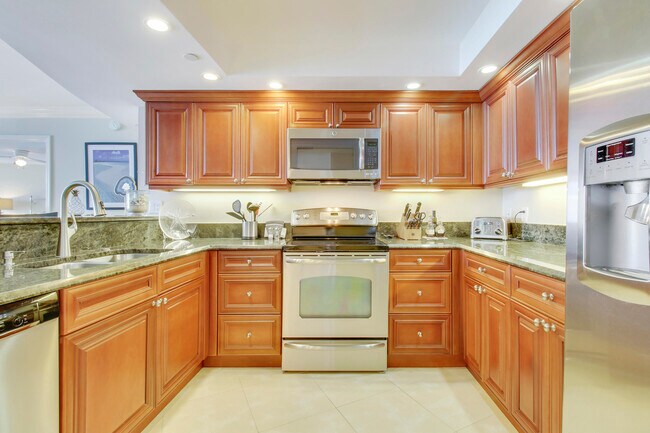 Building Photo - 3000 N Ocean Dr