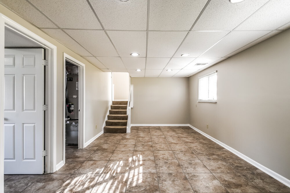 Building Photo - 8131 Sheroak Ct