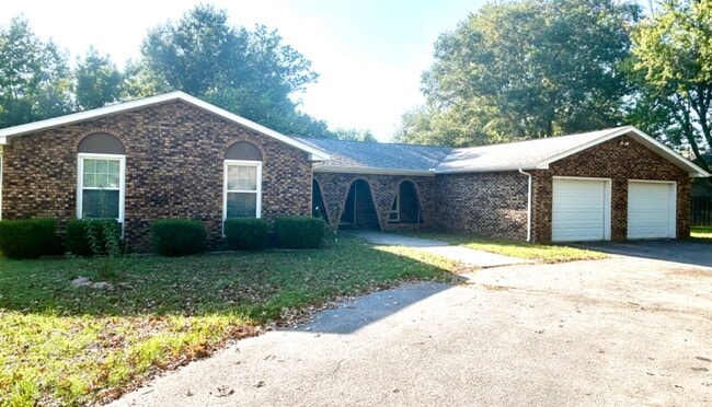 Building Photo - 111 David Dr