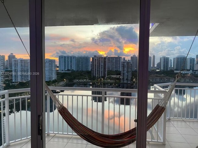 Building Photo - 18081 Biscayne Blvd