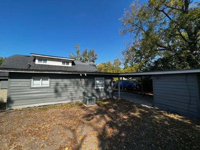 Building Photo - 3 Bedroom House on Worley