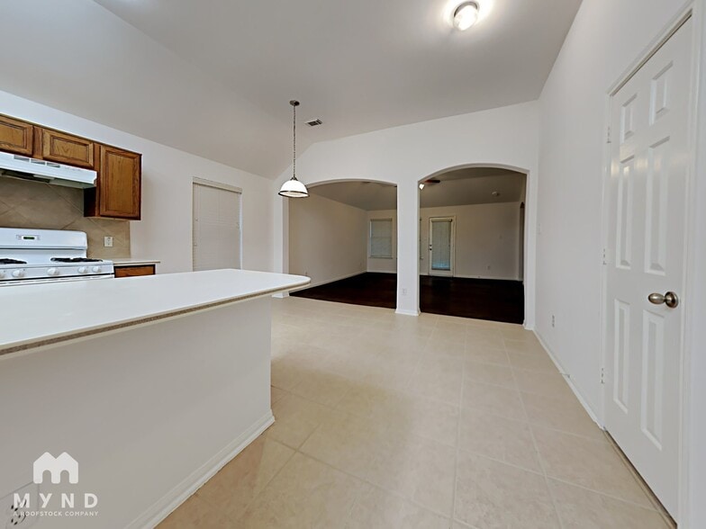 Building Photo - 14 E Sage Creek Pl