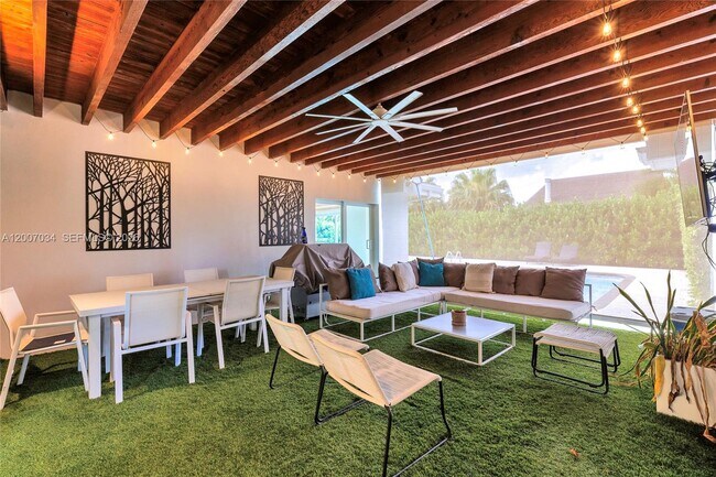 Building Photo - 13540 SW 98th Ct