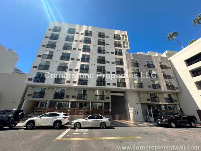 Building Photo - 803 Waimanu St