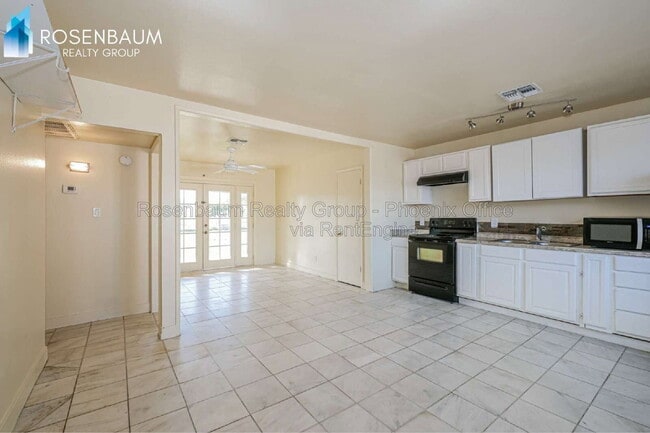 Building Photo - 2609 W McLellan Blvd