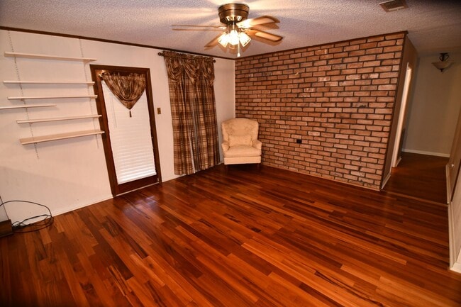 Building Photo - Location! Location!  Newly updated, 4 bedroom, 2 bath home near Perkins & Essens