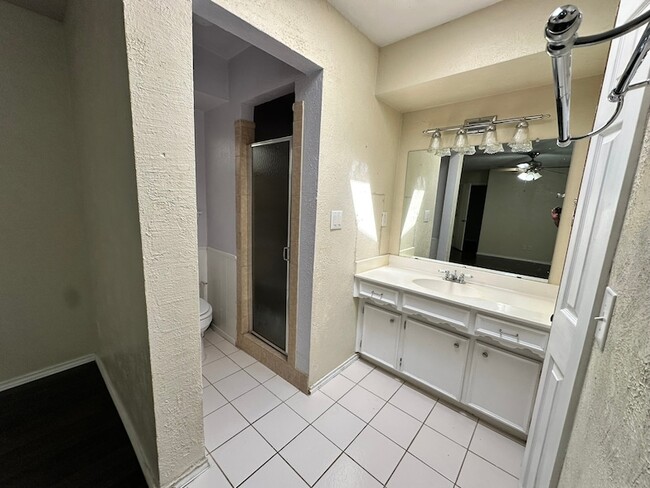 Building Photo - 502 Spring Willow Dr