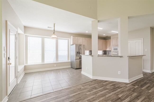 Building Photo - 5911 Brook Bend Dr