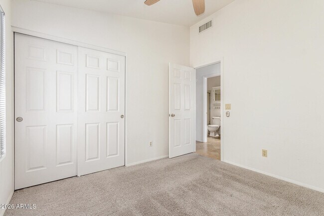 Building Photo - 1629 S Ash Dr