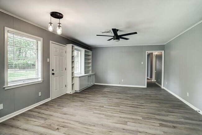 Building Photo - 217 Loon River Dr