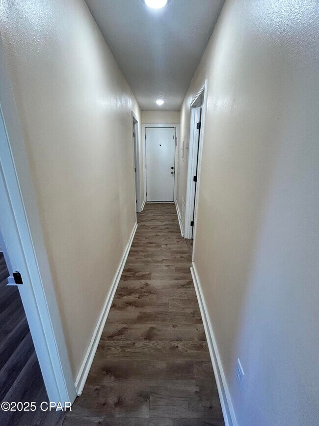 Building Photo - 606 Florida Ave